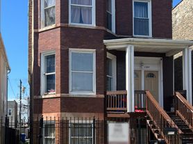 1704 N Springfield Ave