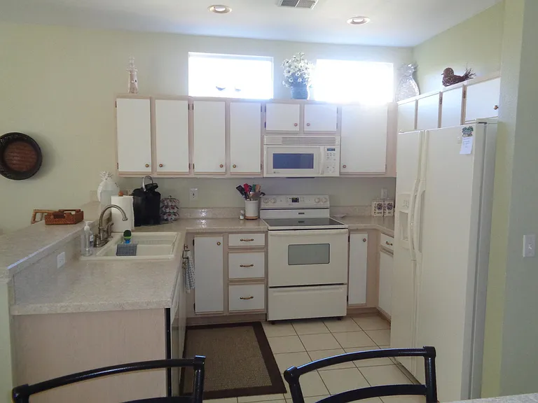 6 Coburn Ln — Photo 7