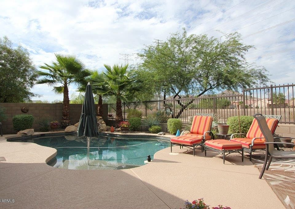 1st image of 2810 E Saguaro Park Ln
