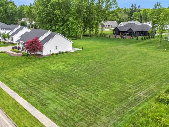 Terra Verde Ave, Columbiana, OH 44408