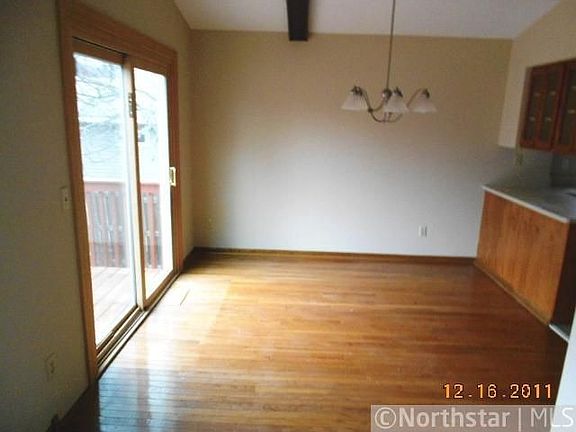 4th image of 2090 Burke Ave E