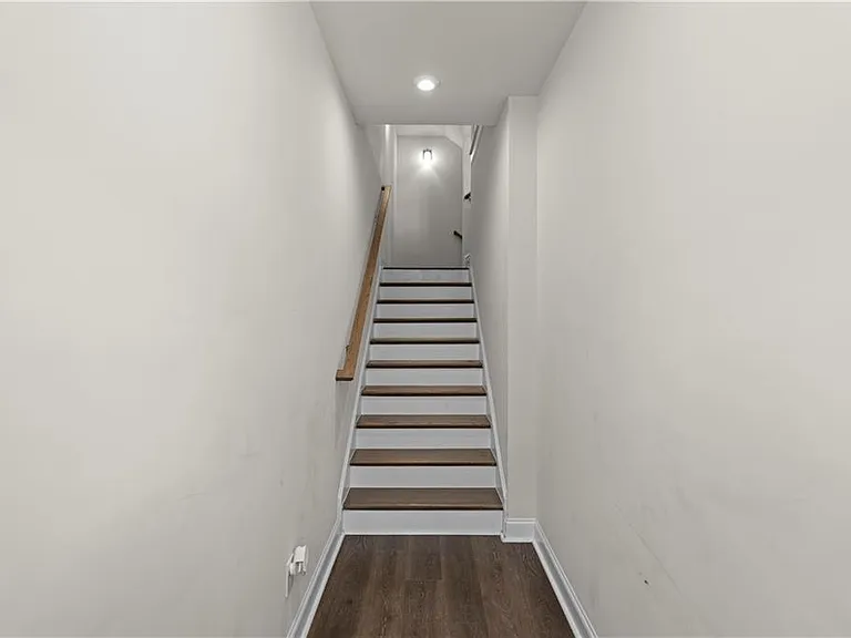 2042 Violet Ln — Photo 4