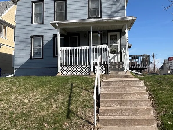 366 7th Ave SW, Cedar Rapids, IA 52404
