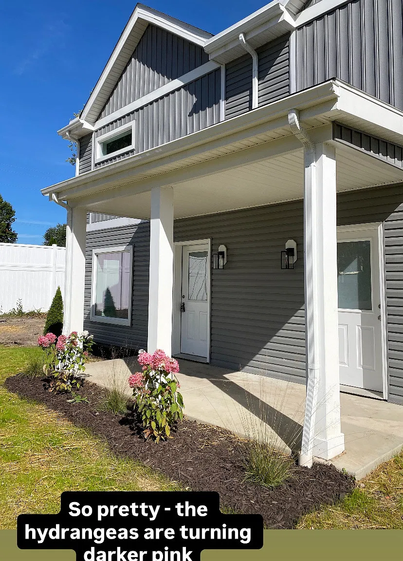 3 bed, 2.5 bath, 1275 sqft, $2,495 — Photo 1