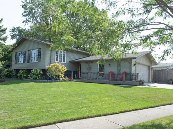 15225 Las Robles Ct, Oak Forest, IL 60452