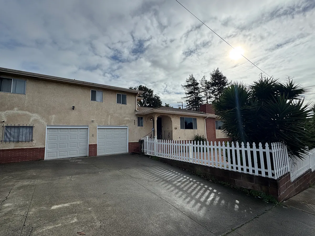 Building Photo - 480 Napa St