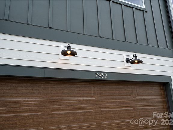 3rd image of 7932 Cedarsmith Ct