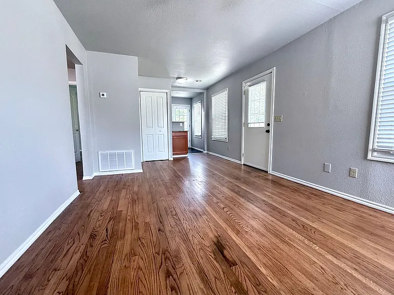 3208 NW 33rd St — Photo 3
