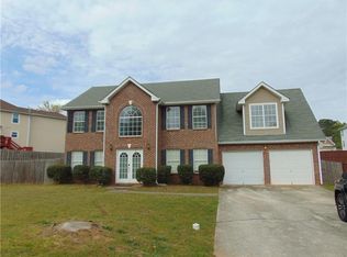 611 Dove Ln, Stone Mountain, GA