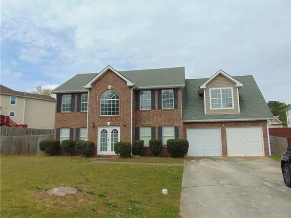 611 Dove Ln, Stone Mountain, GA 30087