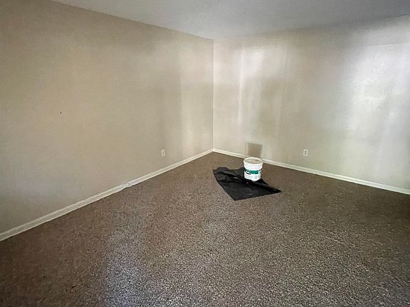 3rd image of 4232 Bacon St
