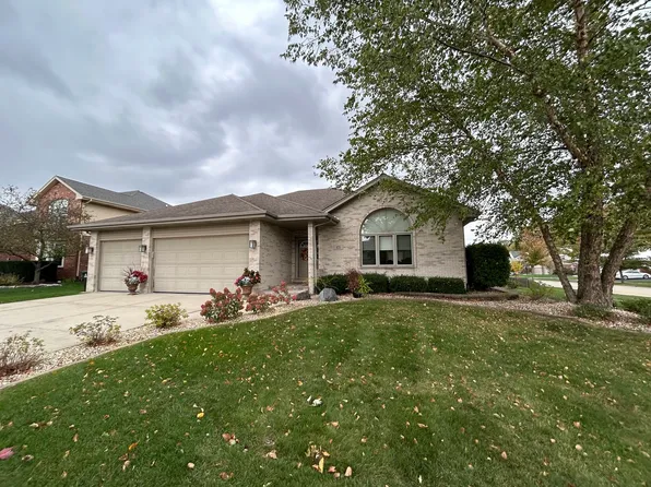 870 Willowfield Rd, New Lenox, IL 60451