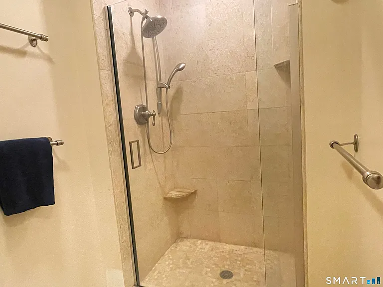 58 Heritage Ln — Photo 17