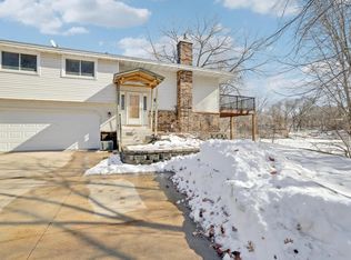2305 E 122nd St, Burnsville, MN 55337