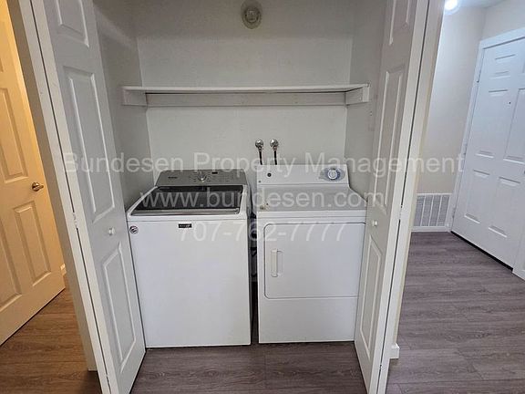 5th image of 27 Arbor Ct
