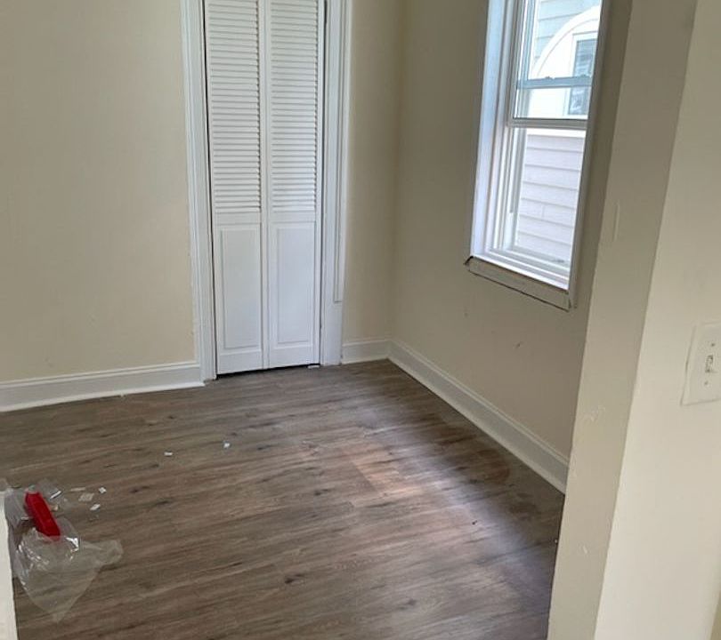 2nd image of 6 Macculloch Ave APT 1B