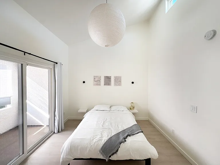 680 E Workman St — Photo 11