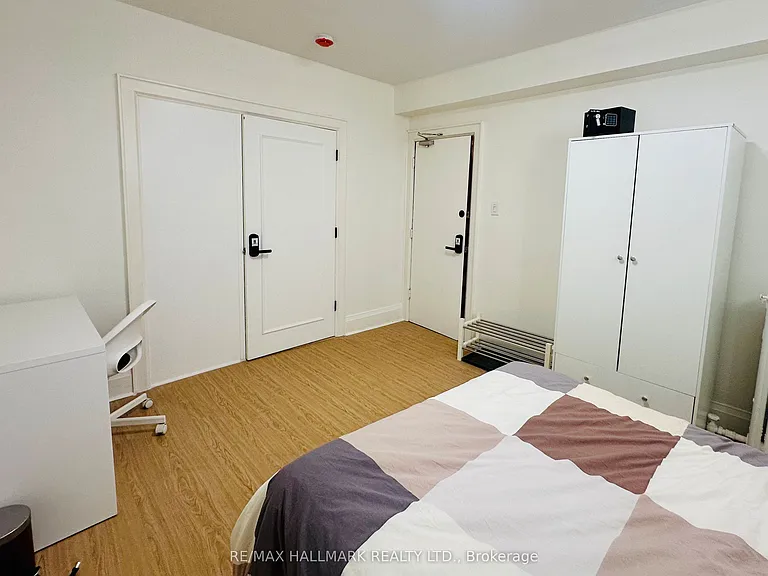 597 Saint Clair Ave W #7 — Photo 4