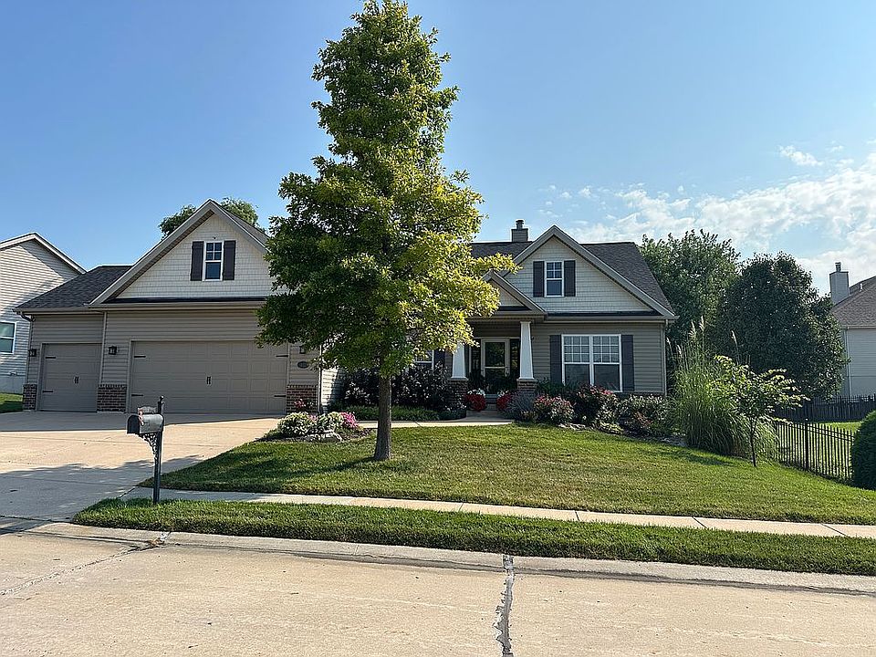 1st image of 412 Country Downs Dr