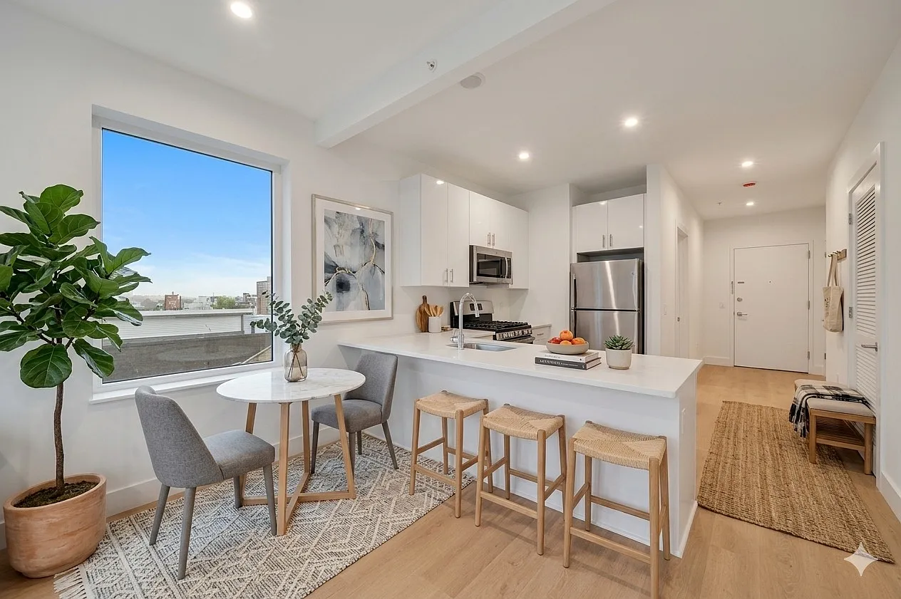 2 bed, $3,200 — Photo 3