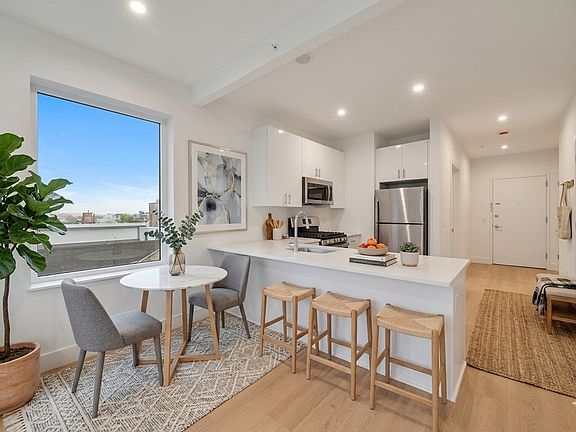 3rd image of 3321 Liberty Ave #207