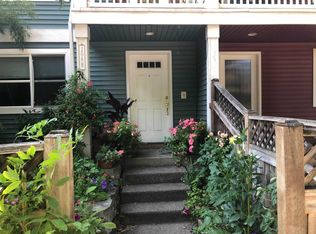 206 N 39th St UNIT B, Seattle, WA 98103