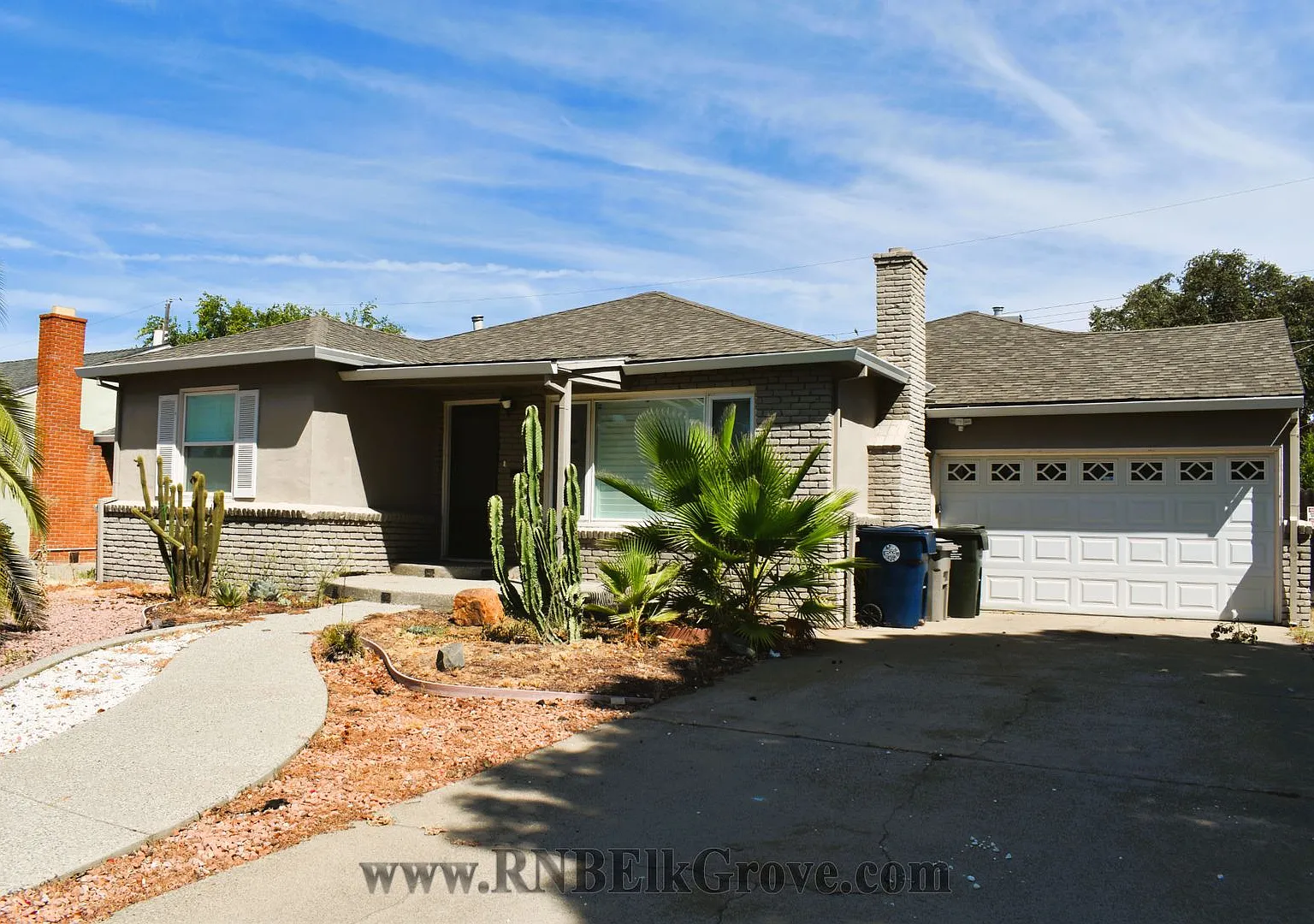Beautiful 3 Bedroom and 2 Bathroom Home — Photo 2