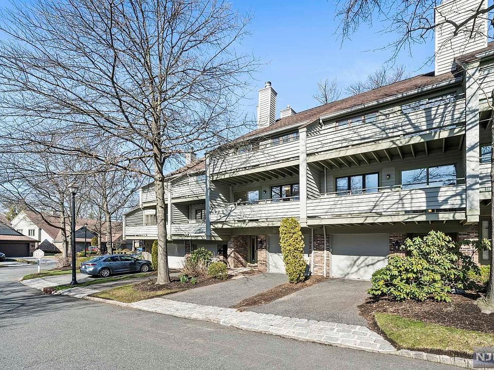 1st image of 94 Meadowview Ct