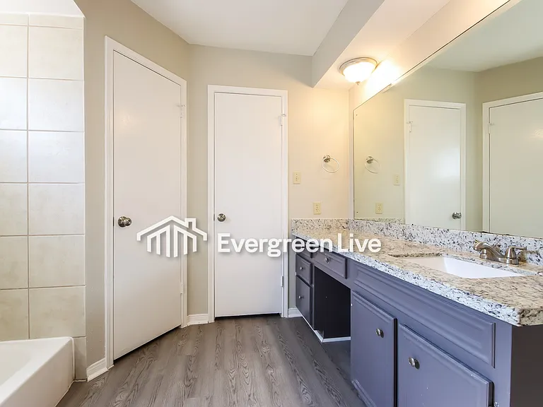 17311 Baronshire Dr — Photo 8