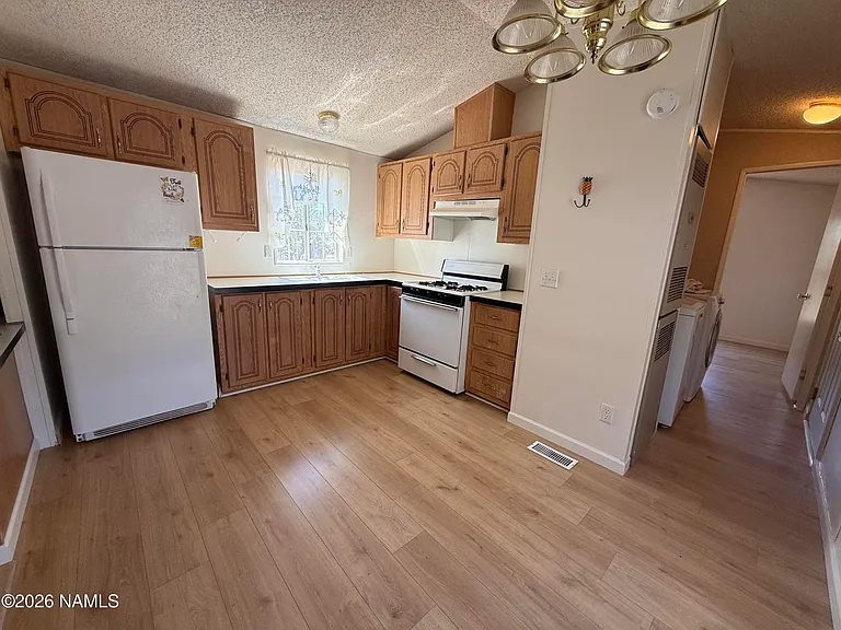 1159 W Foothills Dr — Photo 9