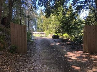 320 L Rd, Garberville, CA 95542