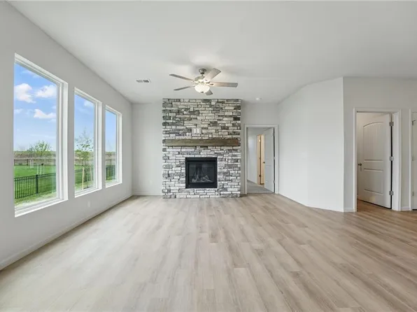 123 NW Mulberry Ct, Blue Springs, MO 64014