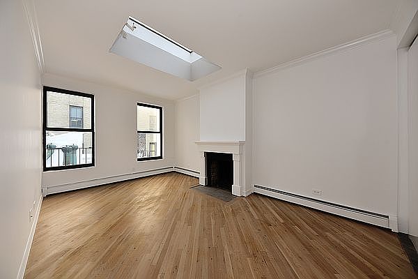 1st image of 1045 2nd Ave #4C