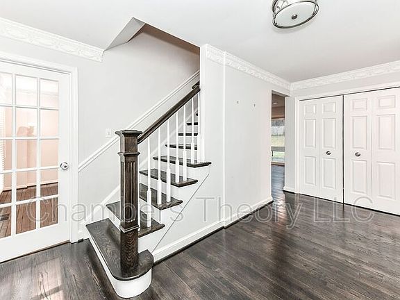 3rd image of 9412 Myra Dr