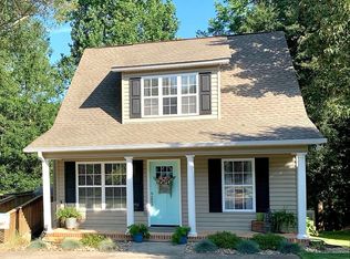 128 Shining Rock Ct, Boiling Springs, SC 29316