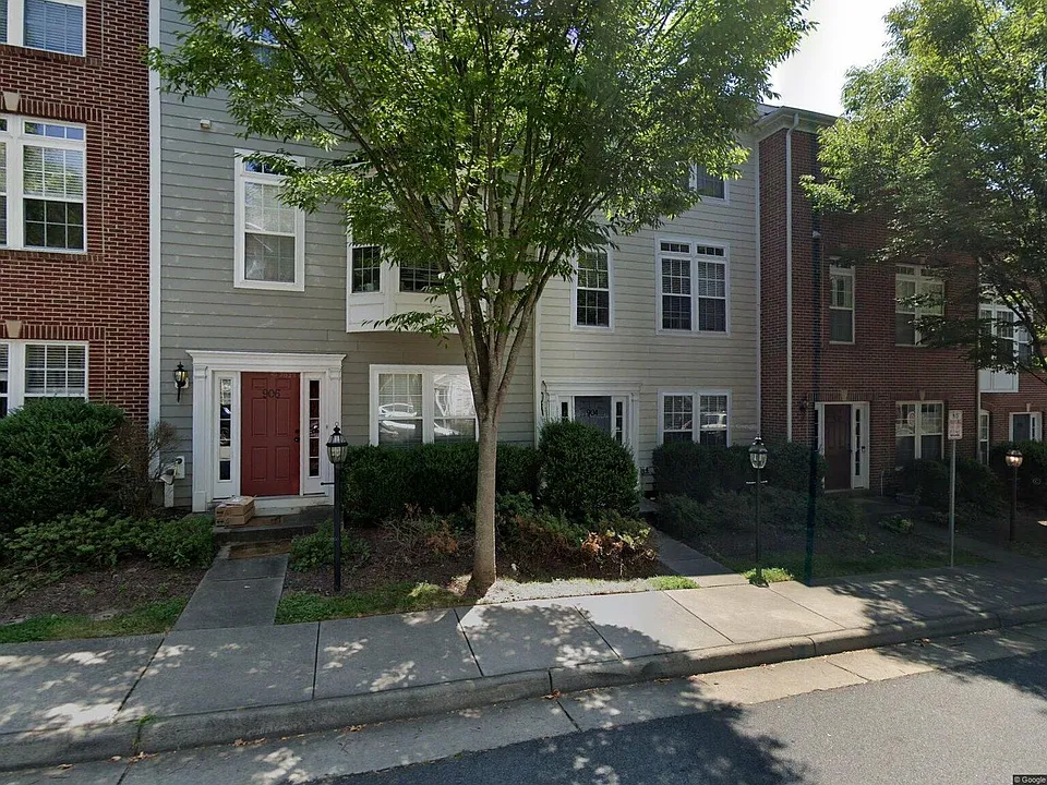 906 Bing Ln