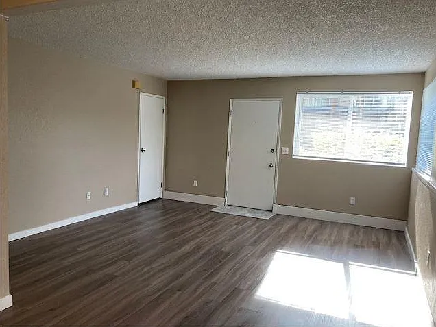 2 bed, 725 sqft, $2,250 — Photo 3