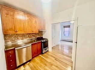 29 Thacher St #1, Boston, MA 02113
