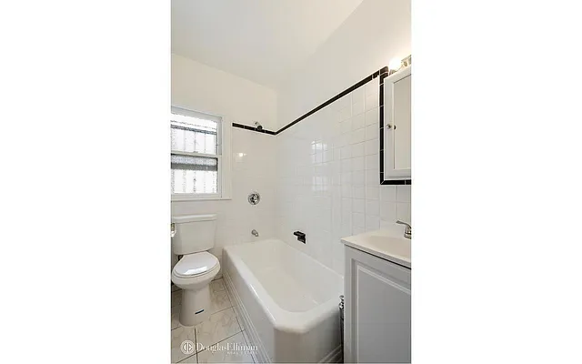 Rented by Evergreen Apartments BK | media 3