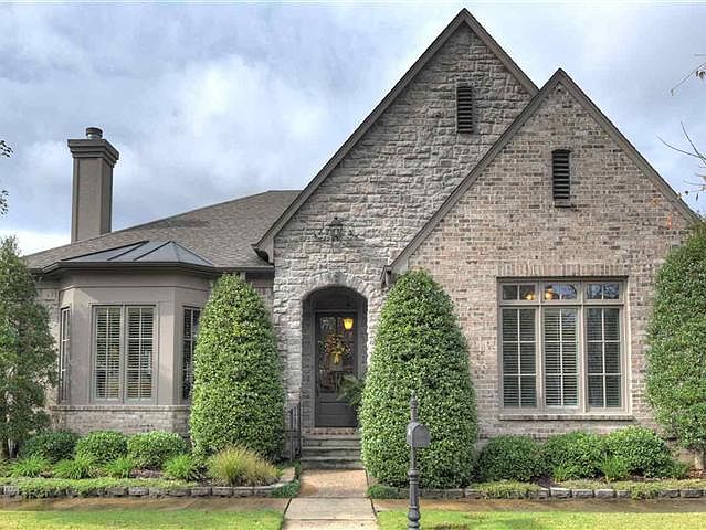 1st image of 1897 E Laurel Hollow Ln