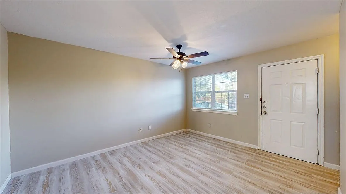 2 bed, 2.0 bath, 960 sqft, $1,000 — Photo 4