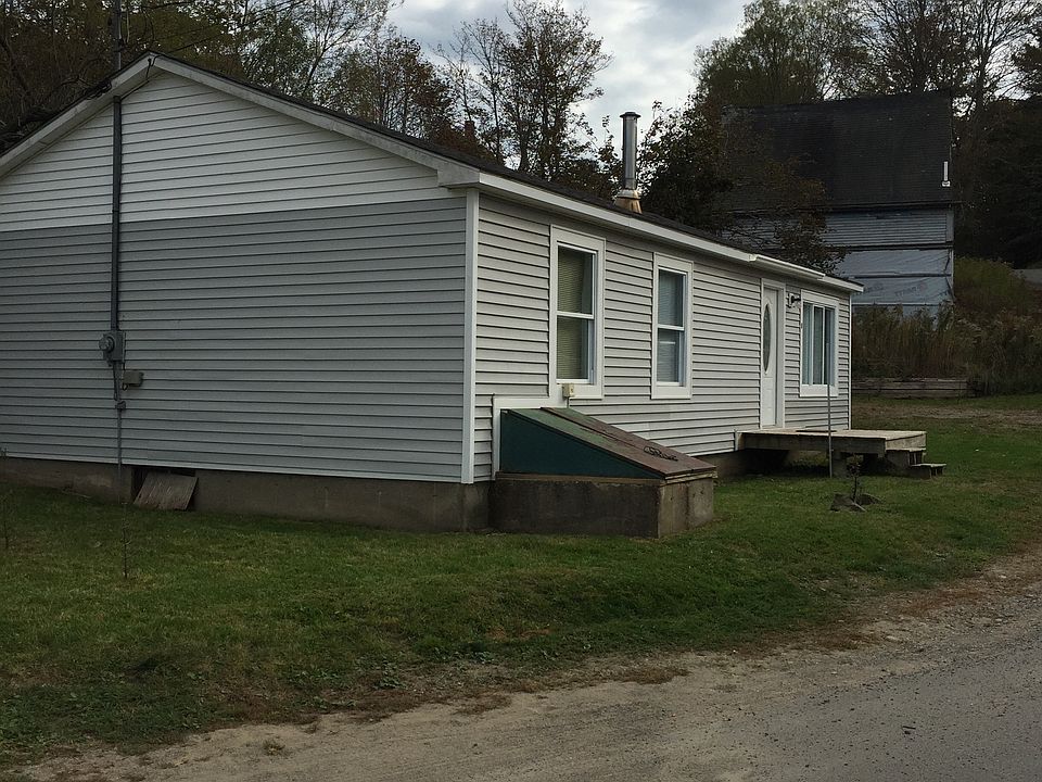 1st image of 4 Spear Ave