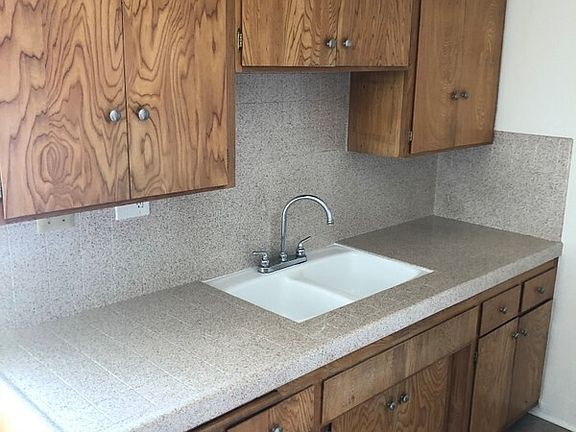 5th image of 1537 Torrance Blvd #1