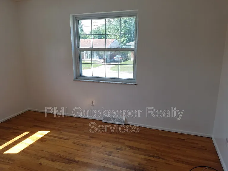 9128 Orangewood Dr — Photo 7