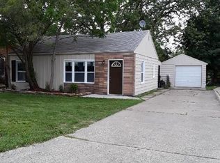 2456 Voorheis Rd, Waterford, MI 48328