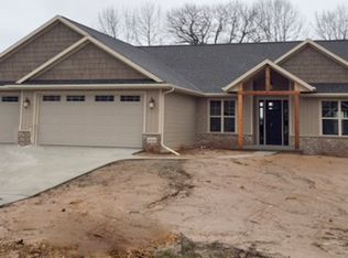 3717 Mighty Oak Trl, Green Bay, WI 54313