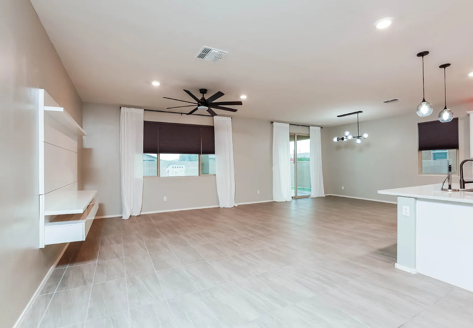4 bed, 2.5 bath, 2685 sqft, $2,695 — Photo 3