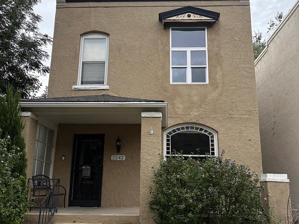 2242 N Ogden St
