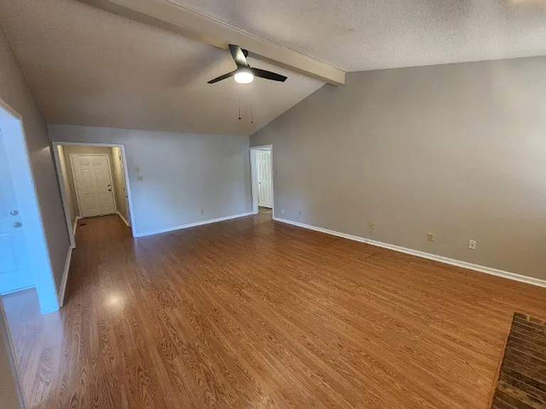 309 Shadow View Dr — Photo 3
