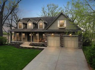 4330 Whitaker Ct, White Bear Lake, MN 55110